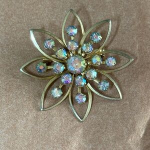 Vintage Gold-Tone Flower Brooch with Aurora Borealis Rhinestones – Brooch